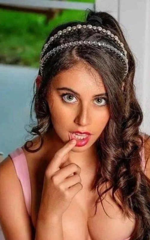 Experience Unforgettable Moments with Lyla Varnay Tonight