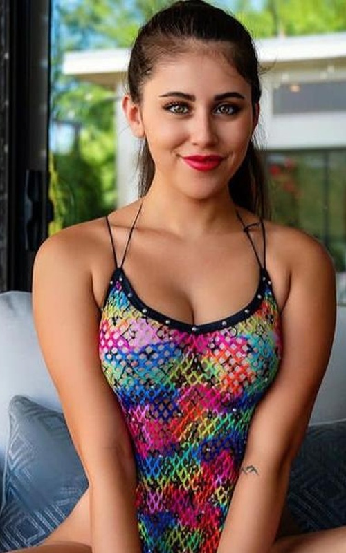 Adriana Noir Your Dream Companion for Unforgettable Moments